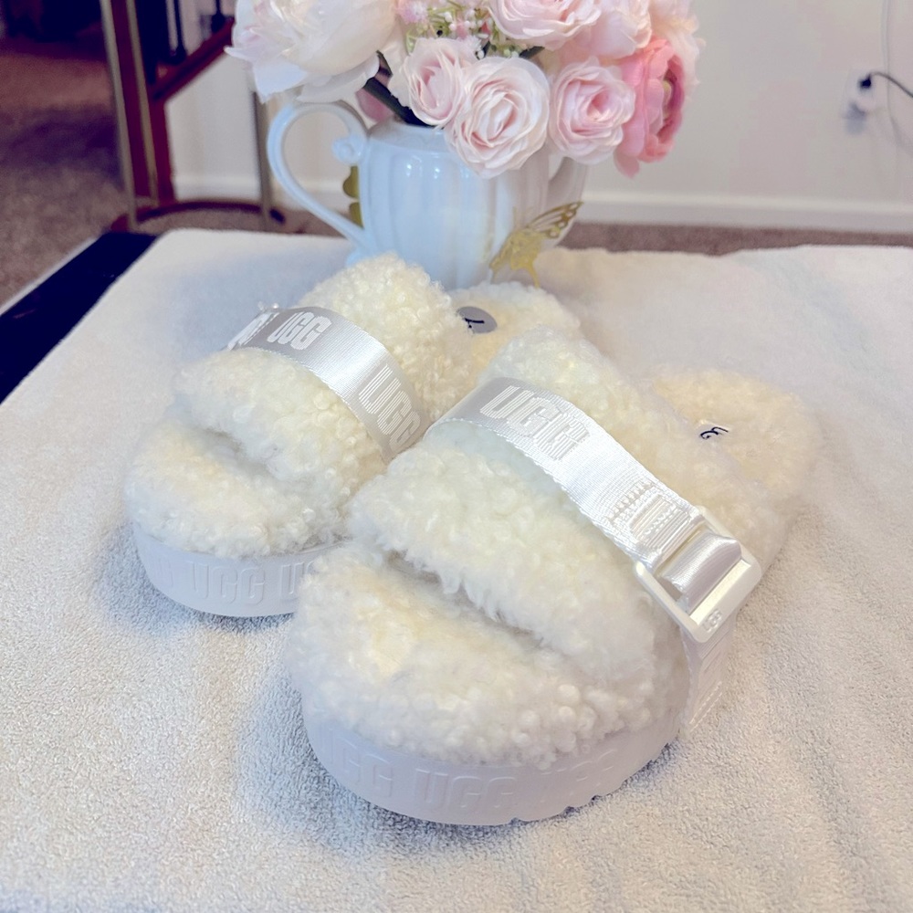 UGG White Faux Fur Slippers Size 7